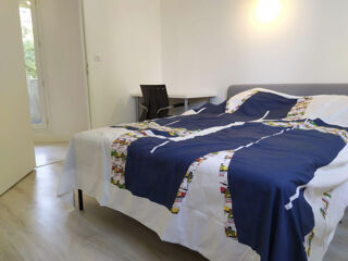  Appartement à louer 5 pièces 80 m²