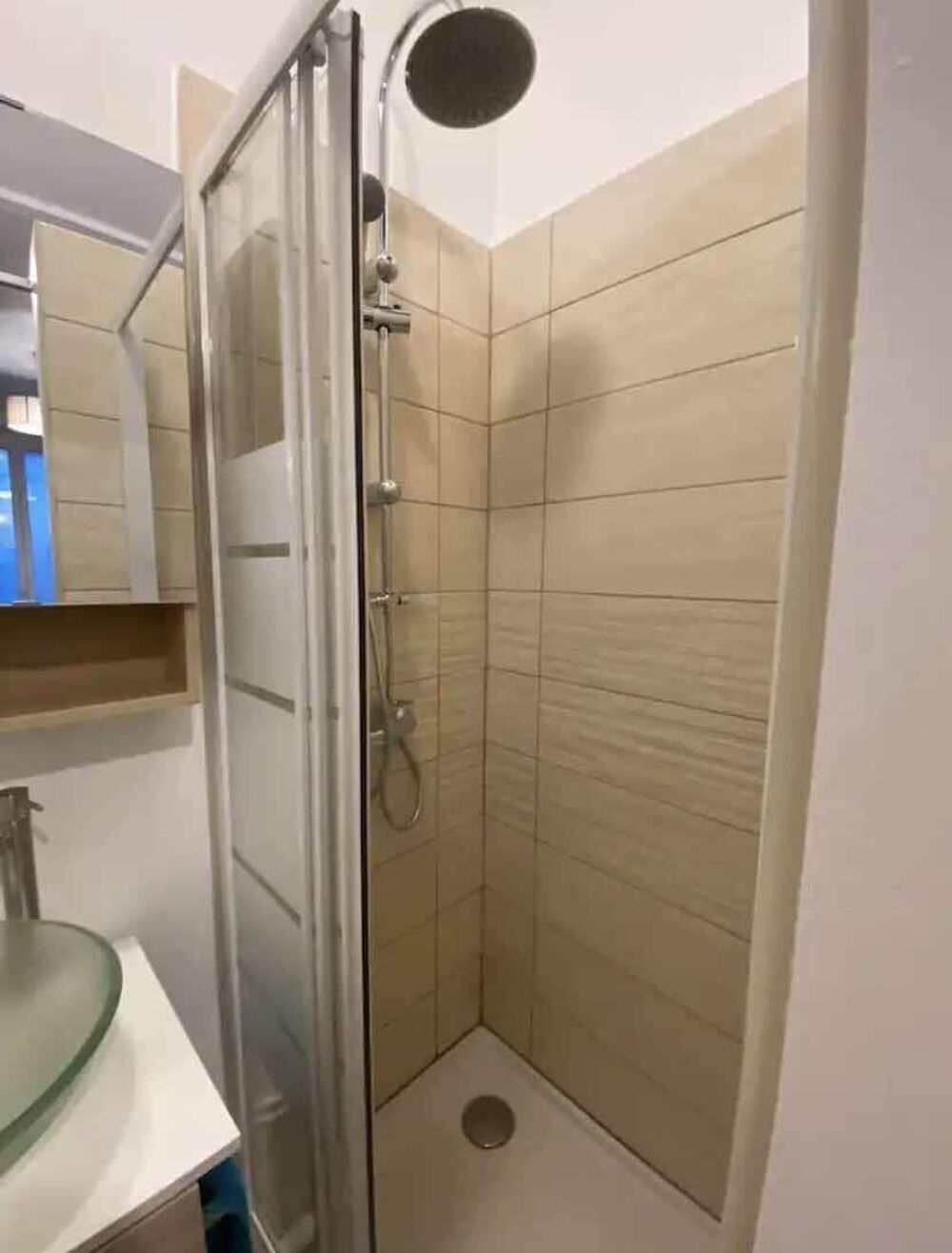 Location Appartement Superbe studio meublé 21m² tout compris au calme Paris 4