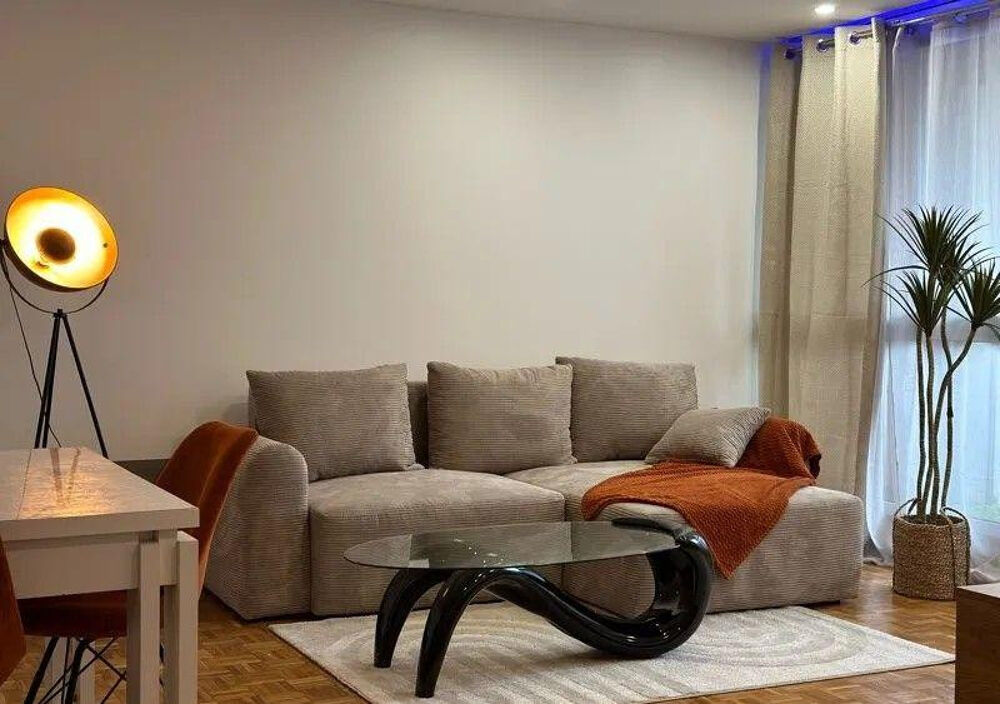 Location Appartement Beau 2P meublé à neuf 58m² lumineux et confortable Puteaux