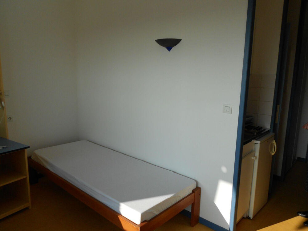 Studio meublé avec balcon et parking sécurisé