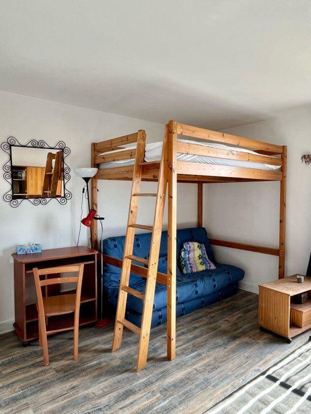 Location Appartement Studio spacieux avec vue imprenable - Gare du Nord Paris 18