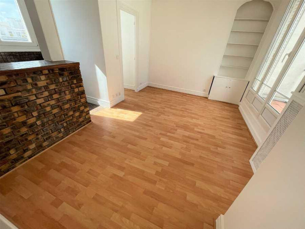 Location Appartement 2 pièces avec balcon Paris 11 Métro Rue Saint-Maur Paris 11