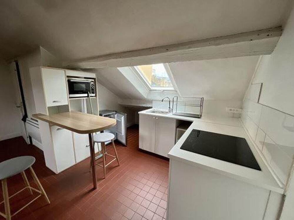 Location Appartement 2 pièces Versailles Place Charost Versailles