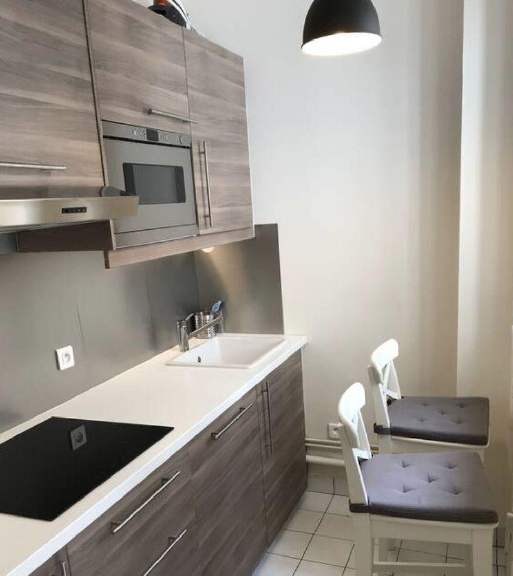 Location Appartement Location meublée studio 40 m² Paris 7E Paris 7