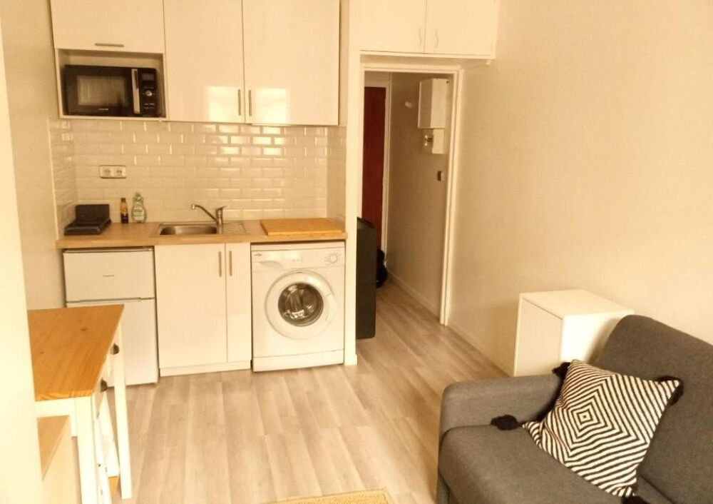 Location Appartement Studio meublé à louer à Paris 18ème Paris 18