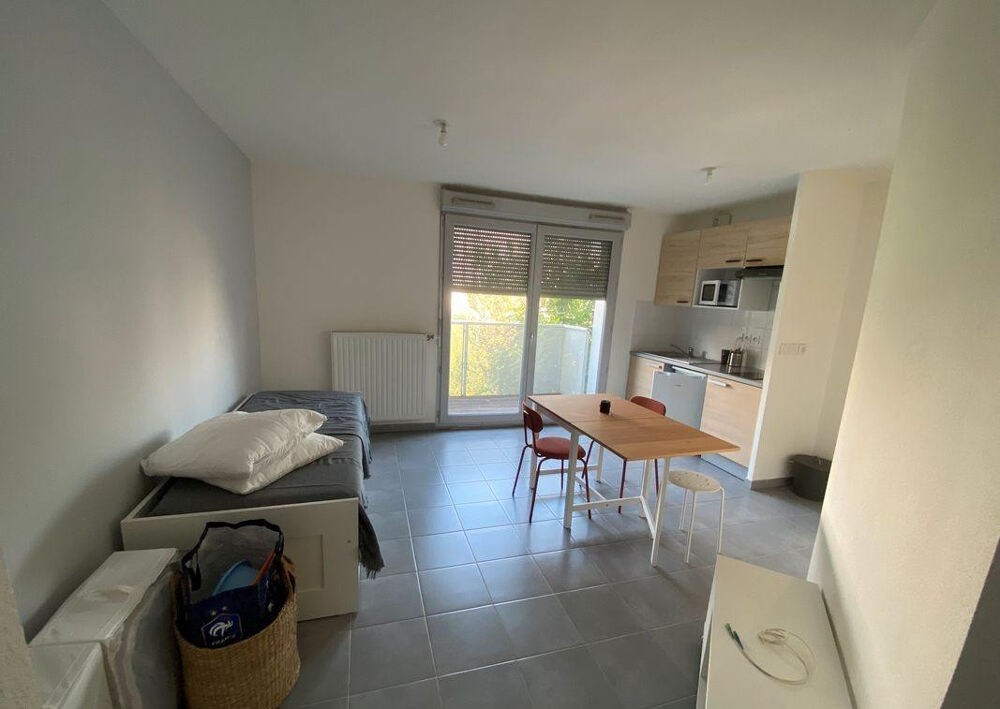 Location Appartement Beau studio meublé 29m² avec balcon Lyon 7