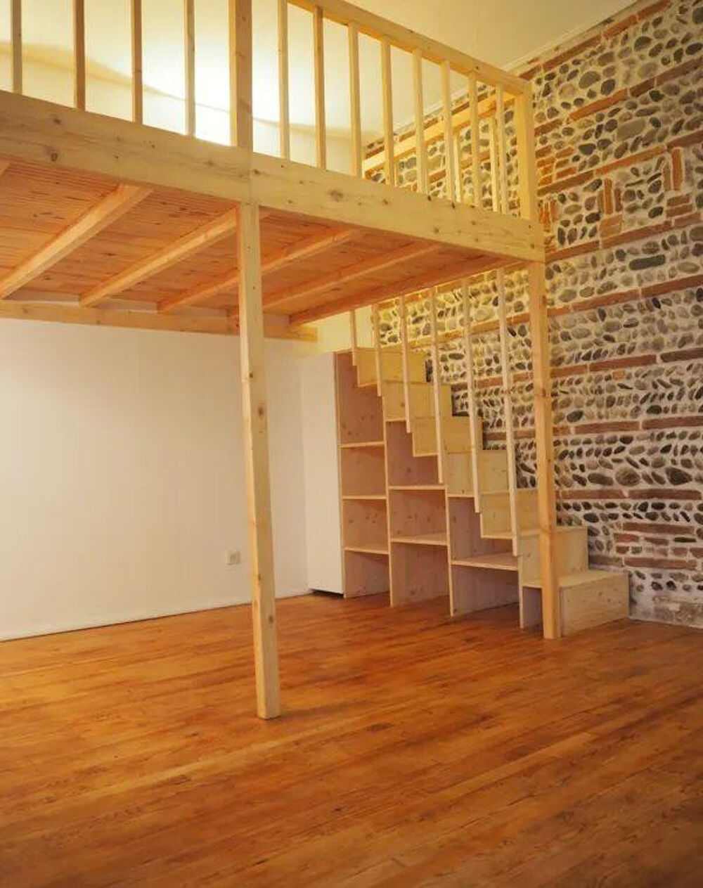 Location Appartement T2 37 m2 +7m2 de mezzanine Jeanne d'arc Matabiau Toulouse