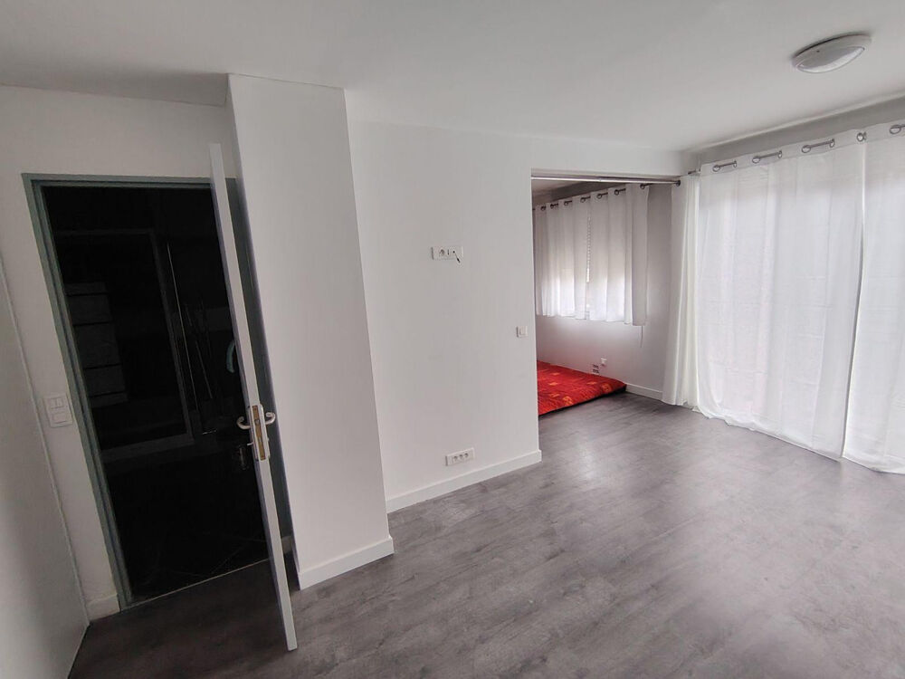 Location Appartement Studio 33 m2 Tbe, calme, 400m métro Lucie Aubrac. Bagneux