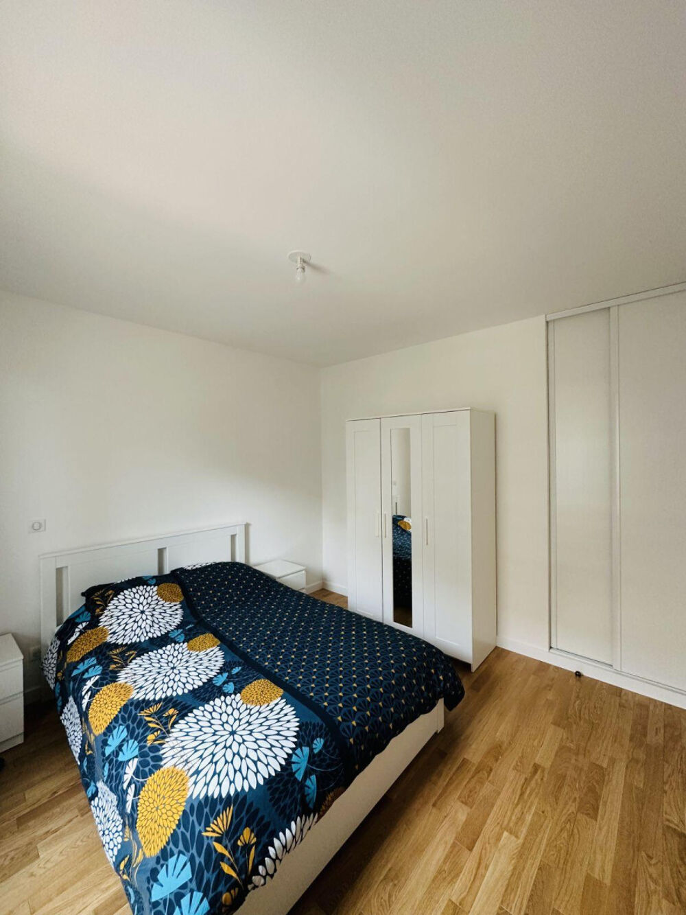 Location Appartement T2 Meublé avec Balcon et Parking Colombes