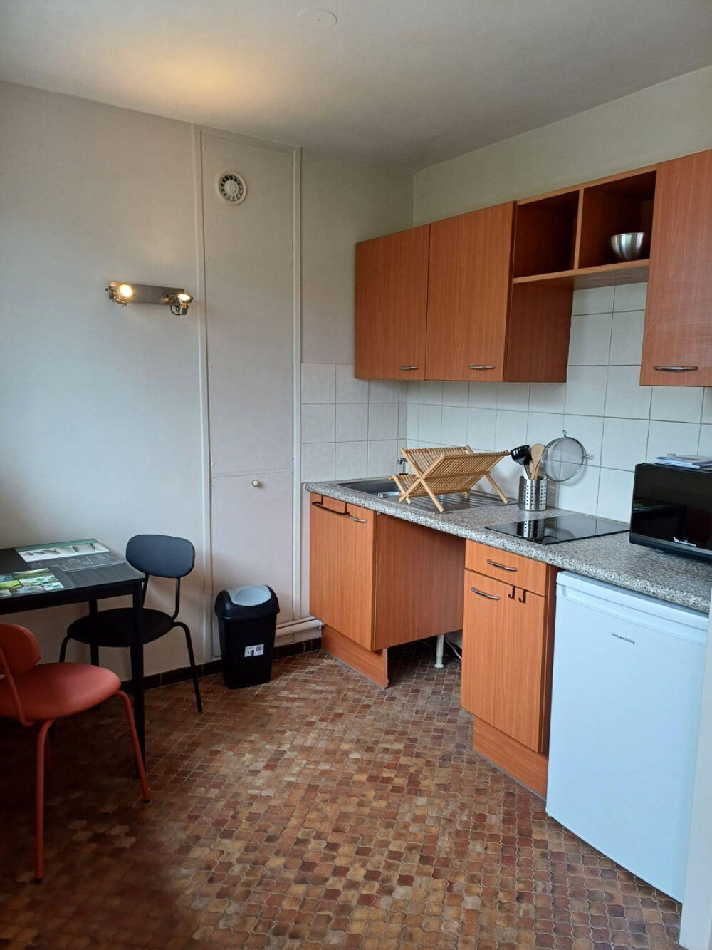 Location Appartement Studio meublé ensoleillé proche commerce transport Boulogne-billancourt