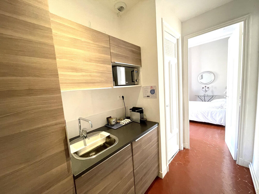 Location Appartement Studio 4e, spacieux, charmant, calme, clim, balcon Marseille 4