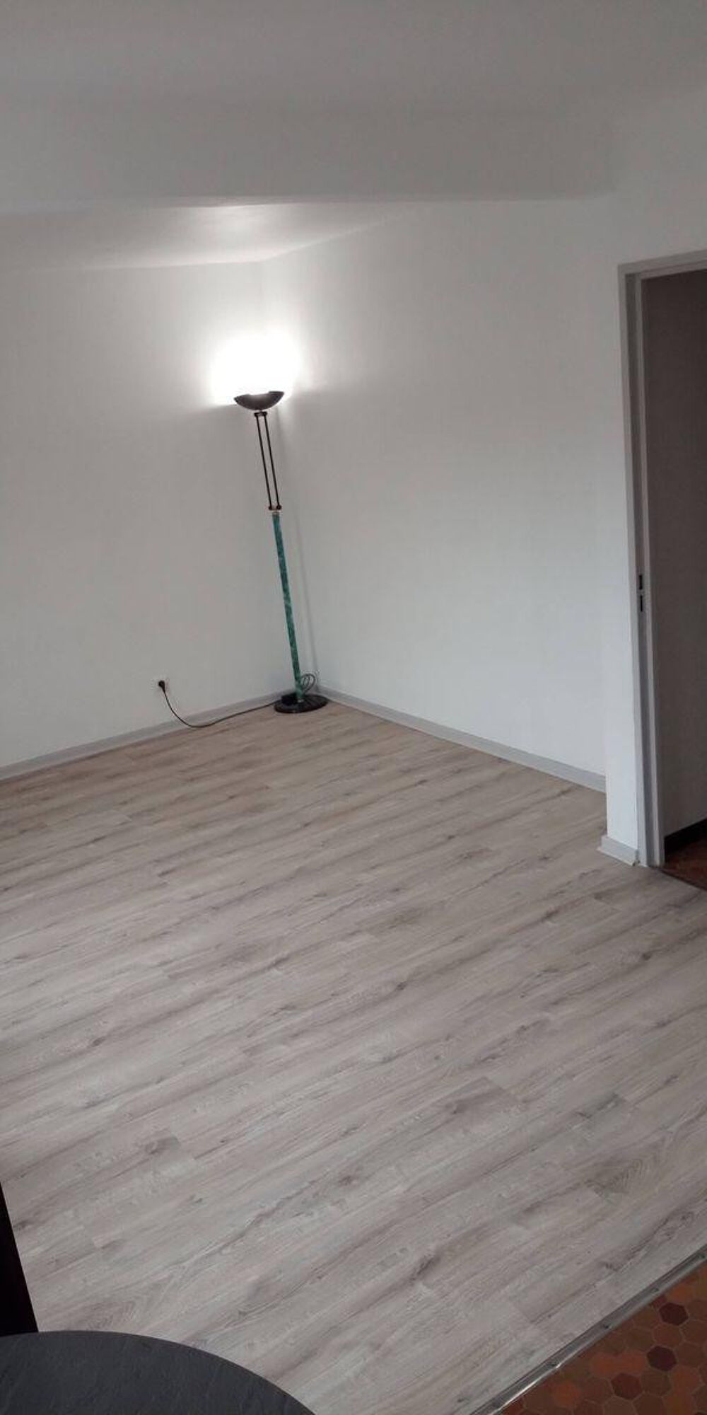 Location Appartement Loué f1bis avec parking privatif 6ème et dernier Saint-Étienne