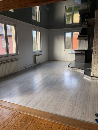  Appartement à louer 5 pièces 120 m²