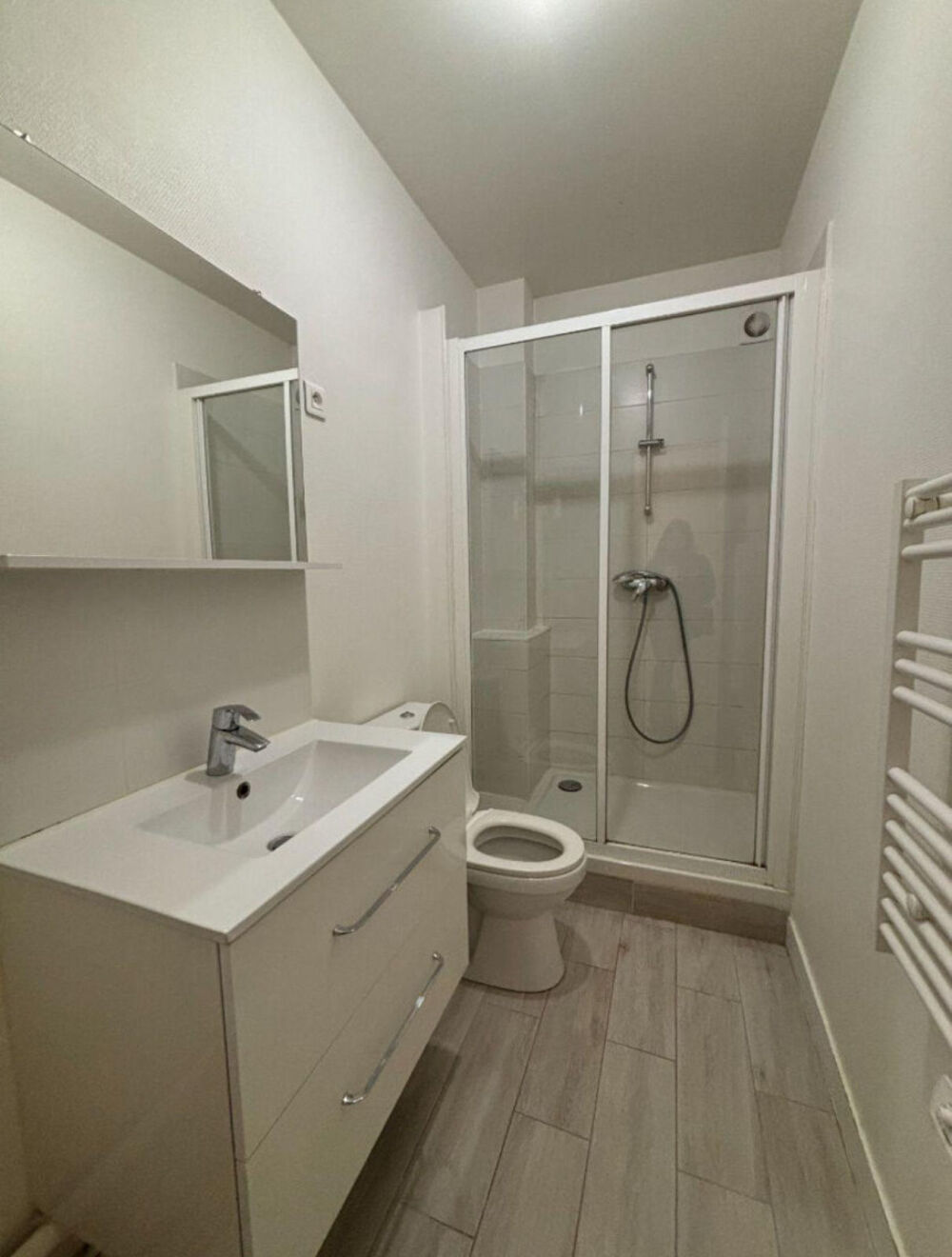 Location Appartement Studio 28m2 Paris 20