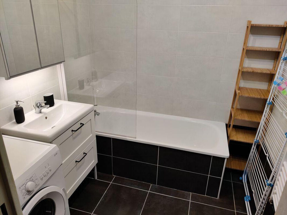 Location Appartement Beau studio meublé 39m² Villeurbanne Gratte Ciel Villeurbanne