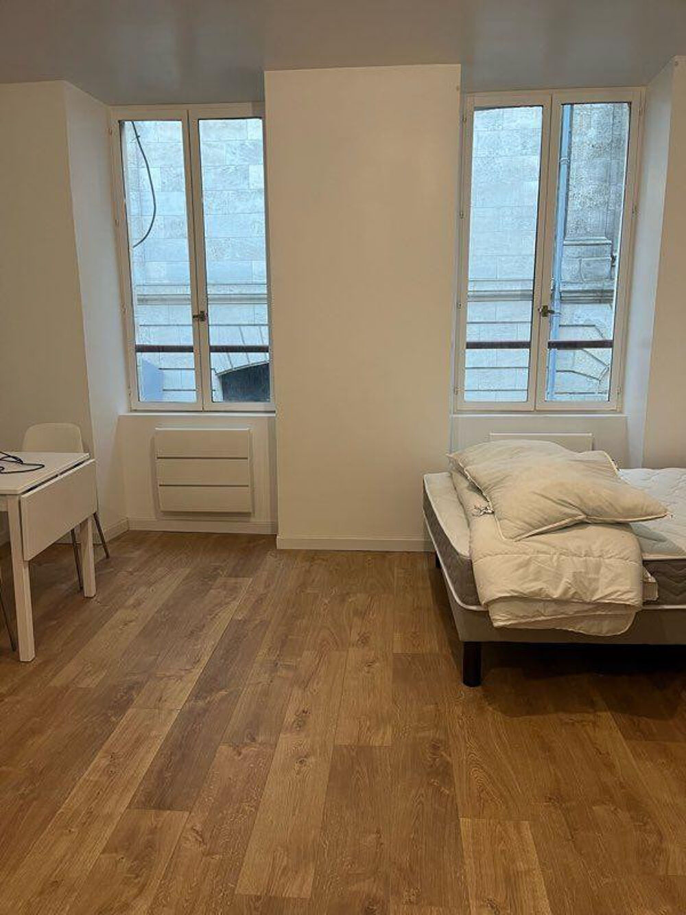 Location Appartement Studio Meublé rénové 2ème étage rue Carpenteyre Bordeaux