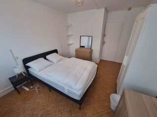  Appartement à louer 5 pièces 70 m²