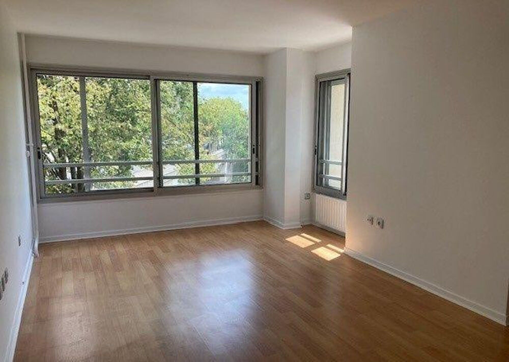Location Appartement Grand appartement 2 pièces à Paris XVII Paris 17
