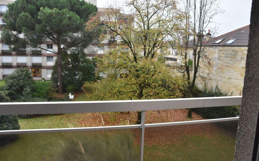 Location Appartement Beau T2 52m² Quartier Tivoli avec 2 balcons Bordeaux