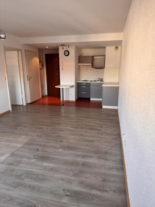  Appartement à louer 2 pièces 42 m²