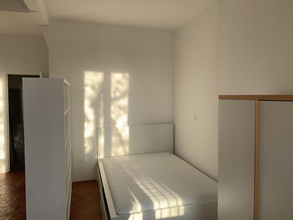 Location Appartement Beau studio meublé 35m² cours Julien Marseille 6