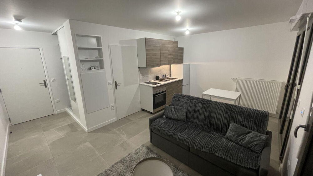 Location Appartement Studio balcon Au pied du métro ligne 11 et RER E Rosny-sous-bois