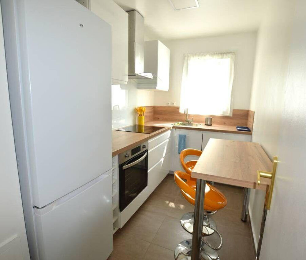 Location Appartement Beau 2P meublé 45m² avec ascenseur et parking Colombes