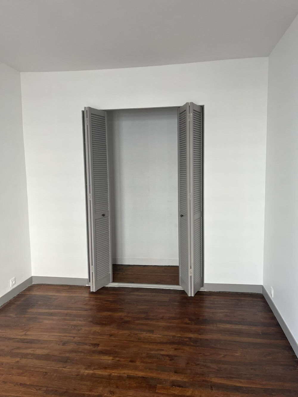 Location Appartement 2 pièces REFAIT A NEUF métro PORTE DE VANVES Malakoff