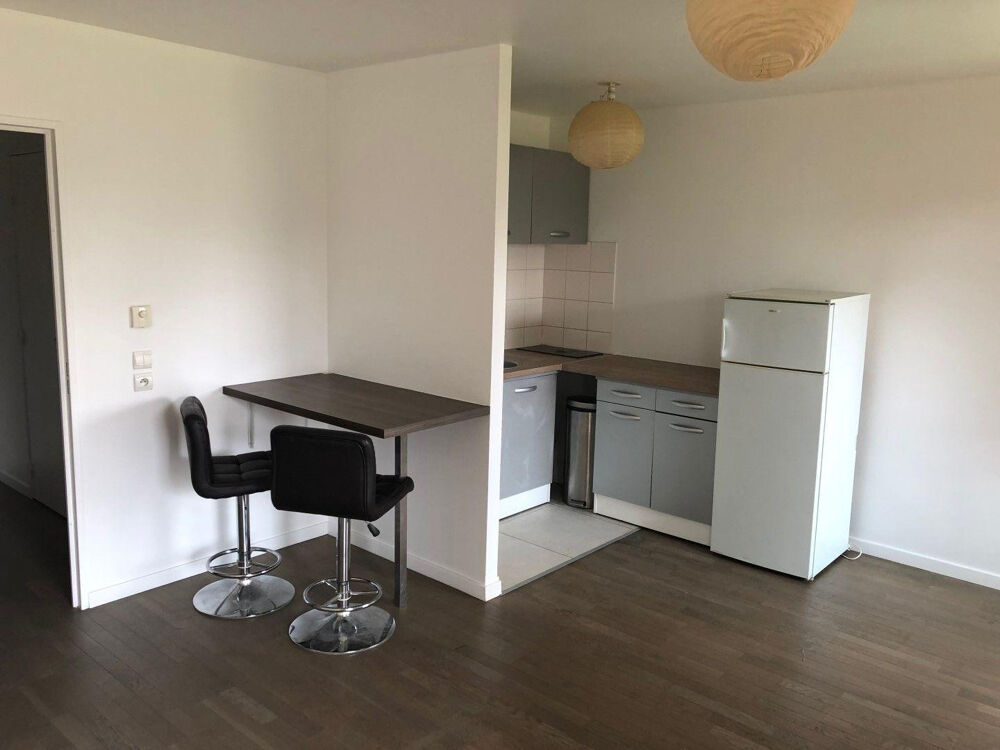 Location Appartement Beau studio 31m² quartier des Epinettes-Bessières Paris 17