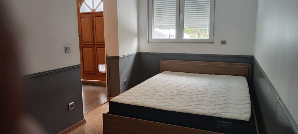 T1 avec jardinet et cour privative dans maison