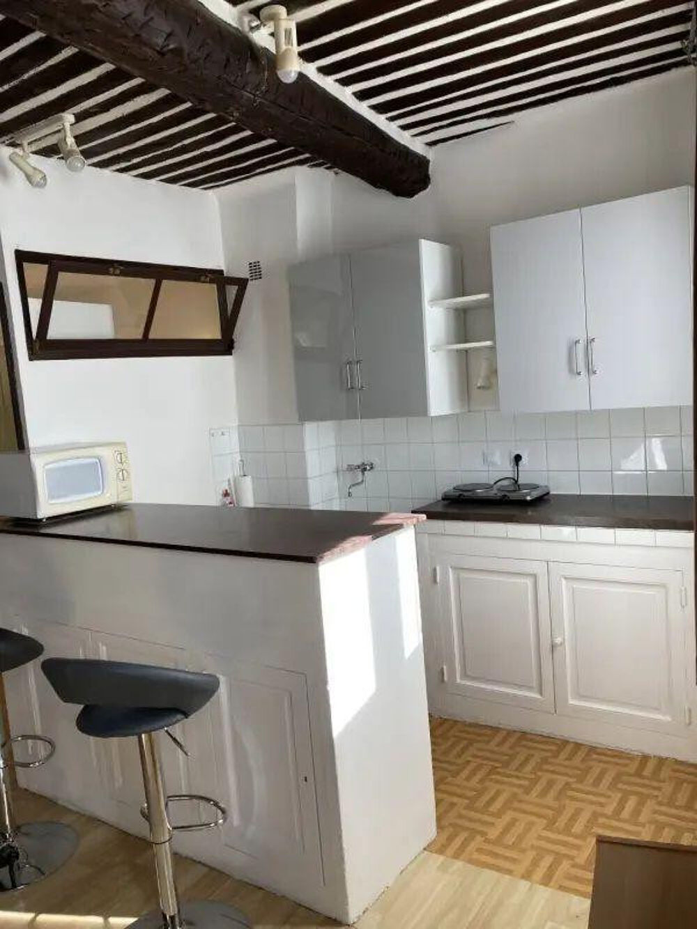 Location Appartement T1 rénové, idéalement placé, très lumineux Aix-en-provence