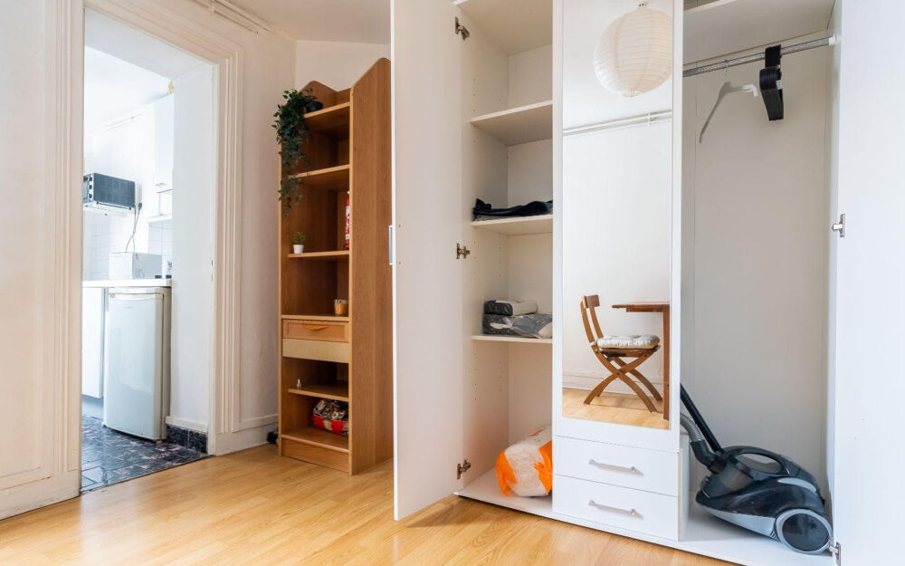 Location Appartement Beau studio meublé 22m² Paris 18