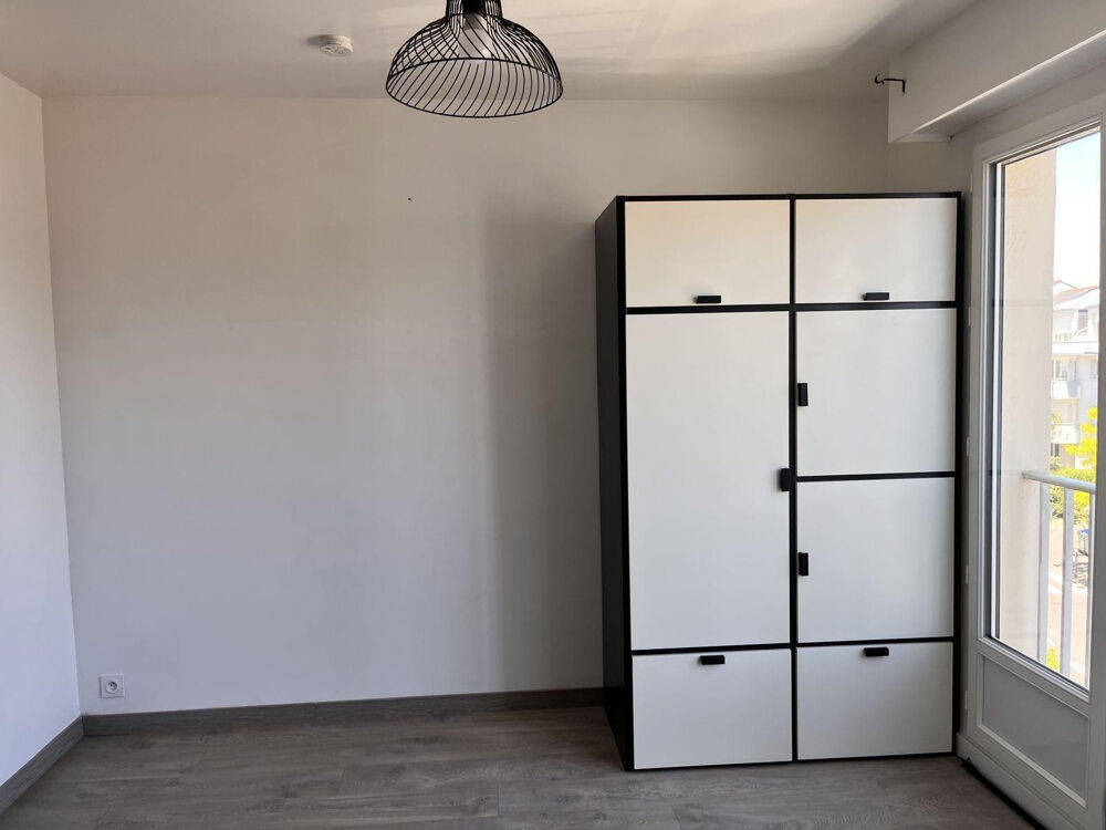Location Appartement Beau studio 21m² refait à neuf Nantes