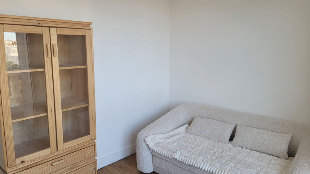 Location Appartement Appartement cosy avec une vue sur la Tour Eiffel. Courbevoie