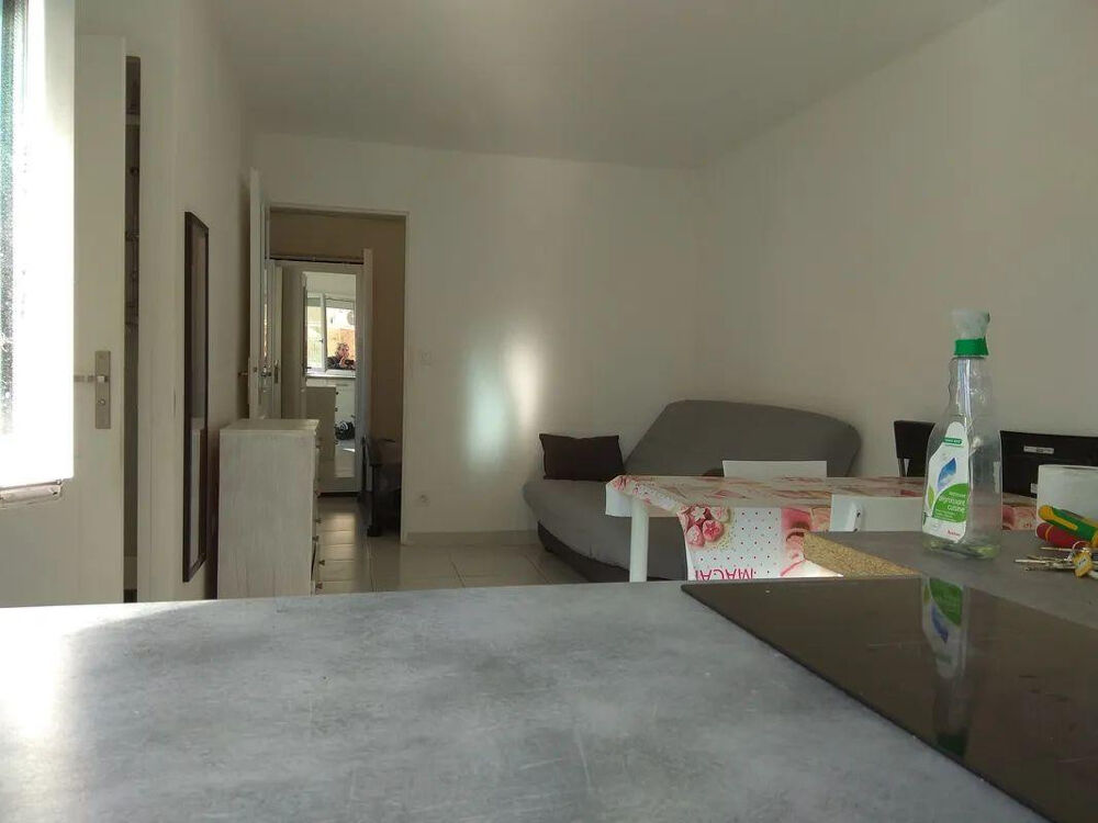 Location Appartement T2 haut de gamme 29m² +parking Ave Saint-Antoine Marseille 15