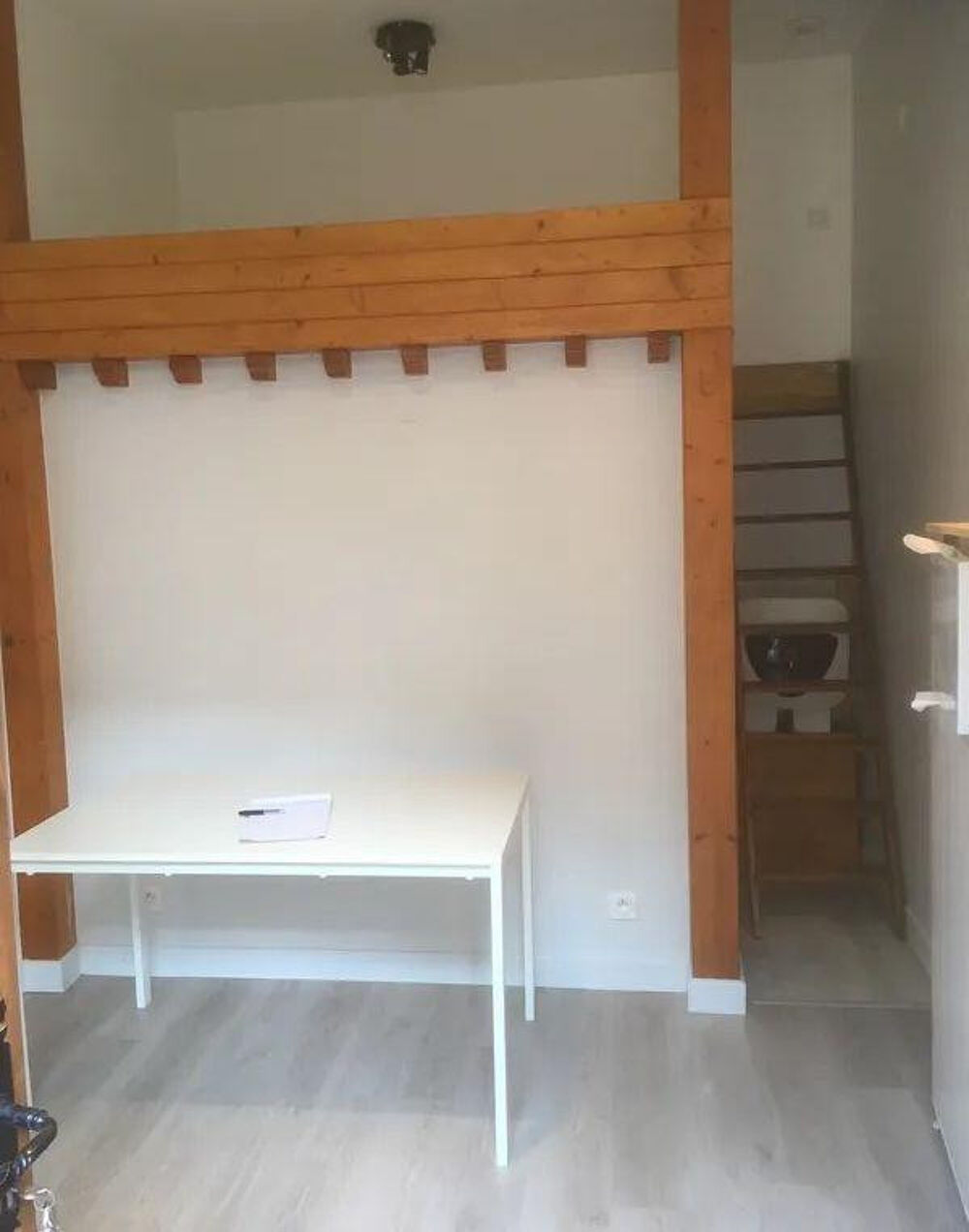 Location Appartement Beau studio meublé 17m² avec accès cour Grenoble
