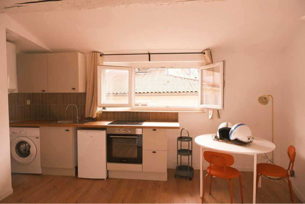 Location Appartement Location Charmant T2 meublé marché de Noailles Marseille 1