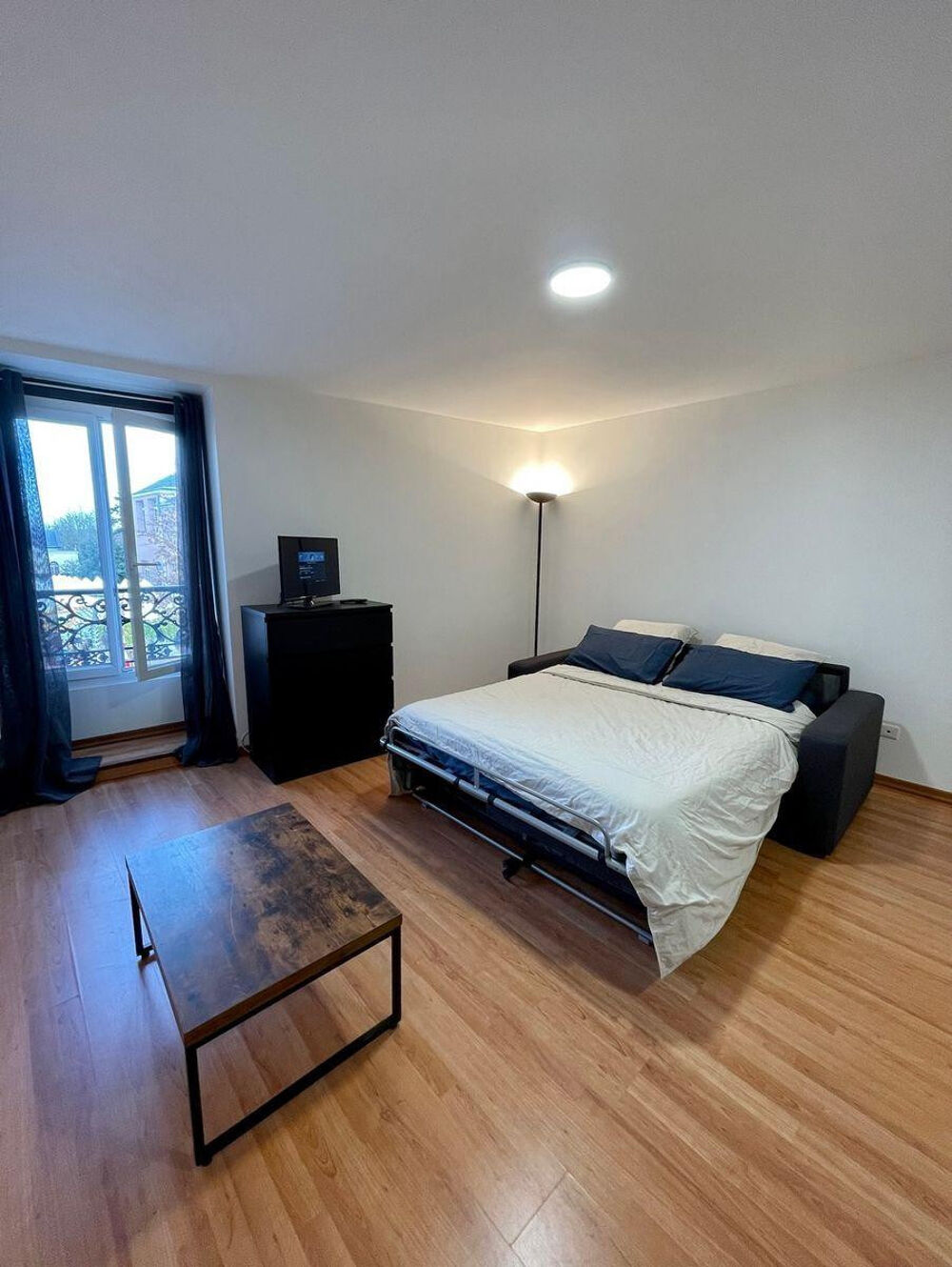 Location Appartement À louer : grand studio meublé 750/mois Montgeron Montgeron
