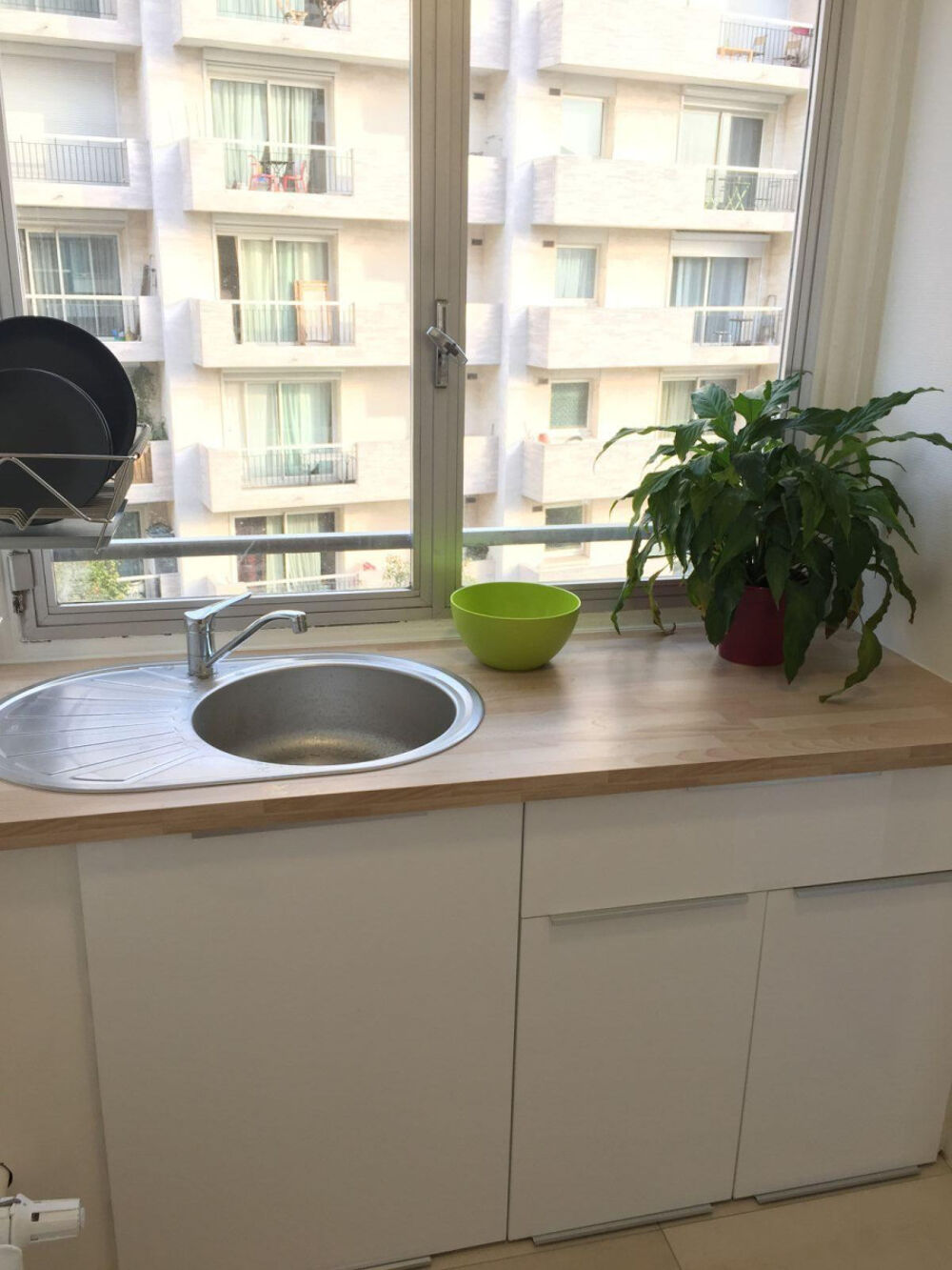 Location Appartement Grand studio meublé 34,55 m², lumineux, baignoire Paris 15