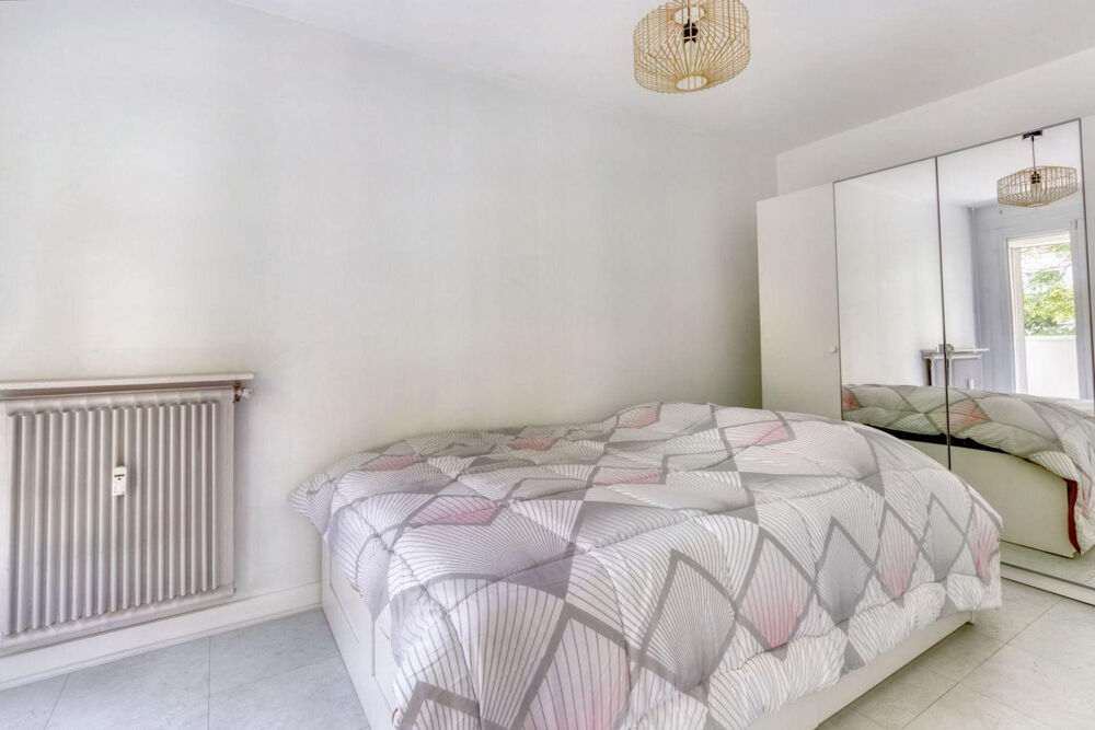 Location Appartement 2 pièces très lumineux et fonctionnel avec balcon Paris 20