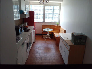  Appartement à louer 3 pièces 100 m²