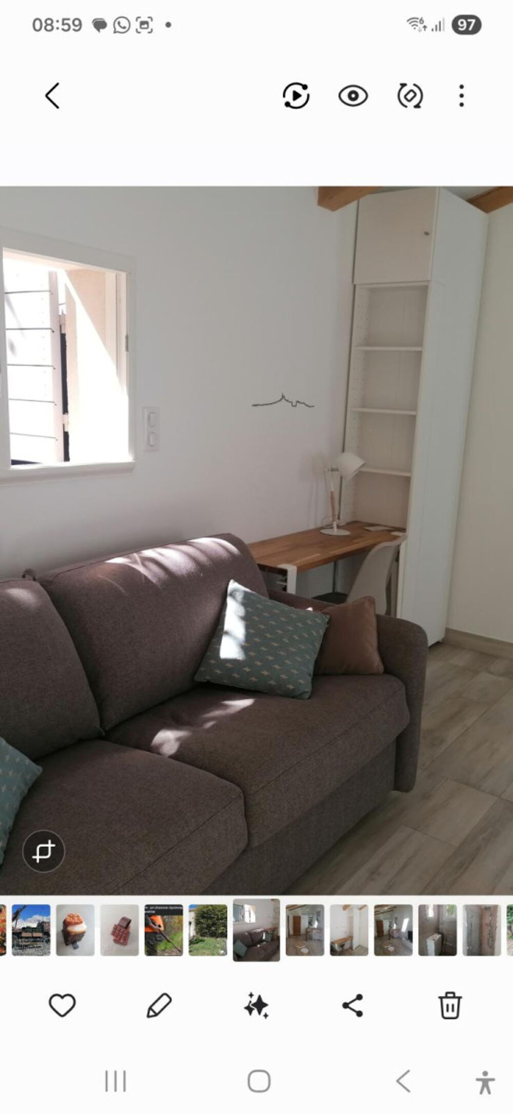 Petite maisonette studio