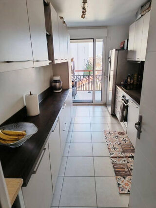  Appartement à louer 4 pièces 82 m²
