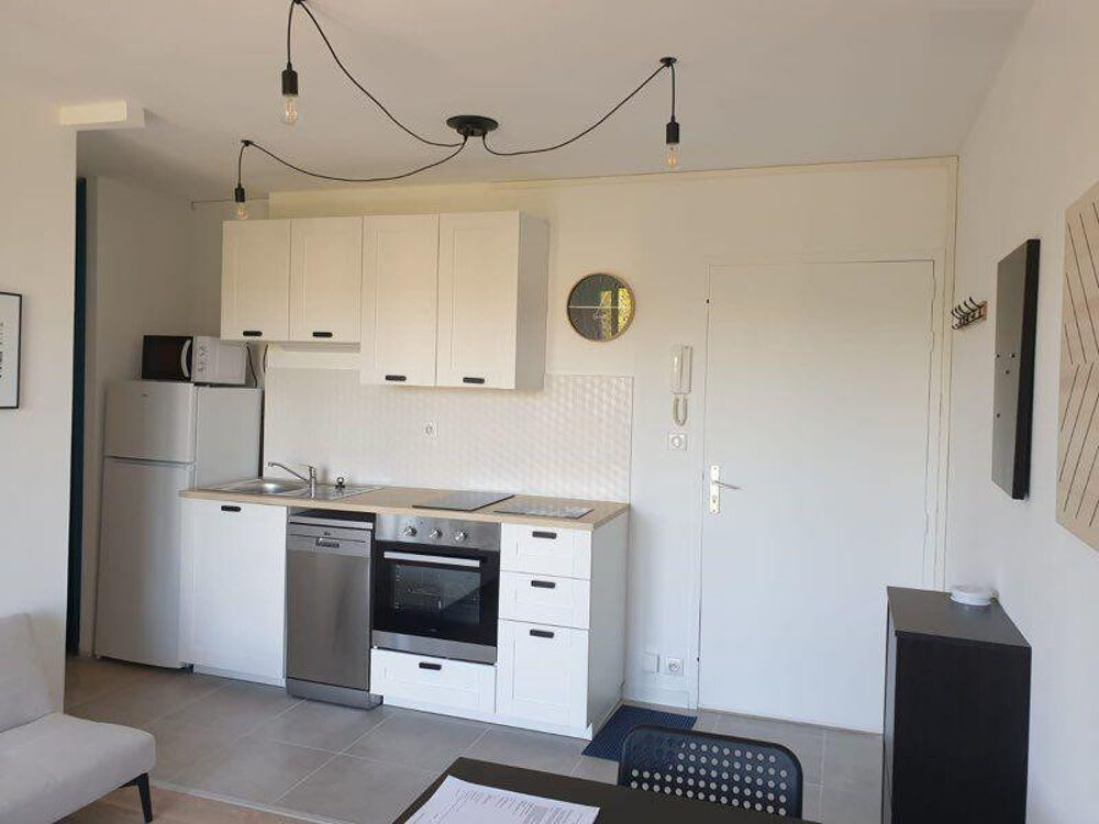Location Appartement Appartement meublé T2 entre gare et CHU Nantes
