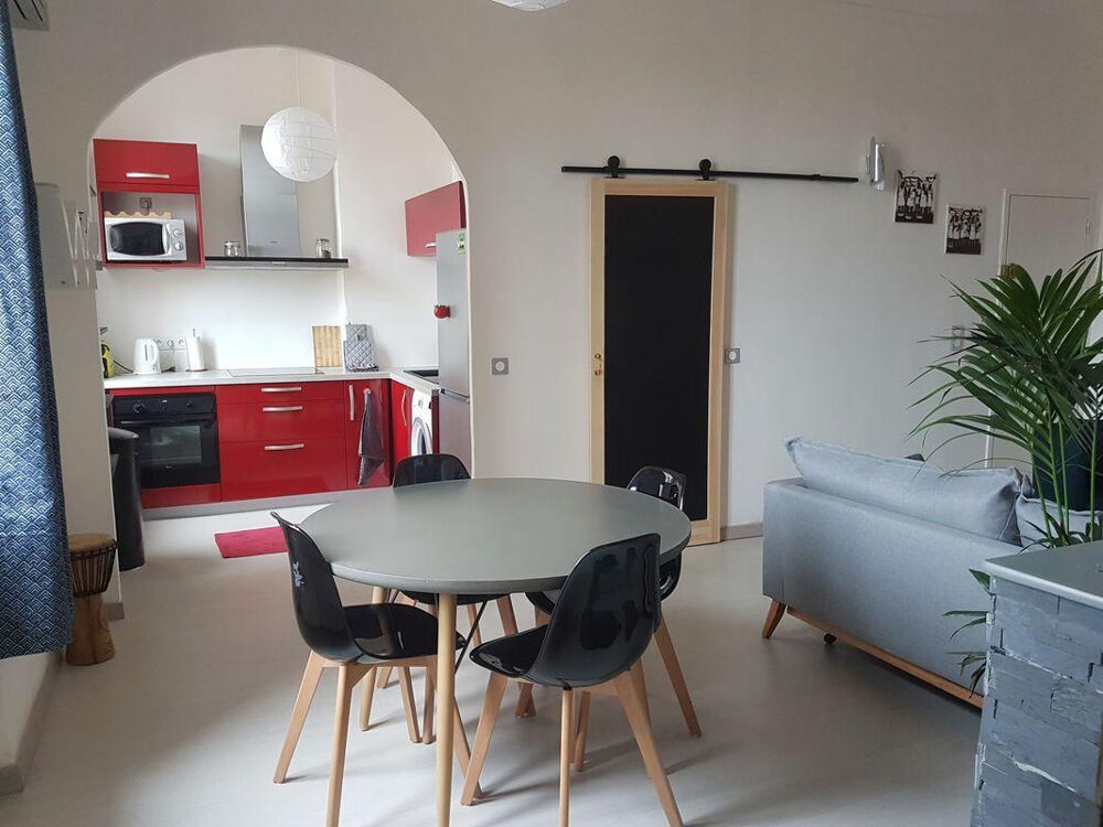 Location Appartement Grand T2 meublé – Vue Vieux Port Marseille 1
