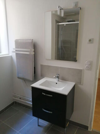  Appartement à louer 2 pièces 37 m²
