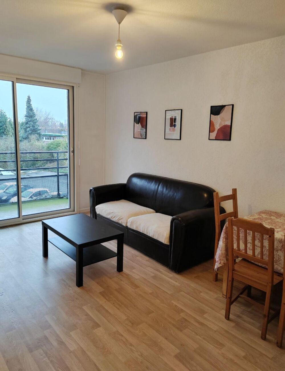 Location Appartement T2 a tourcoing avec balcon et parking. Metro Tourcoing