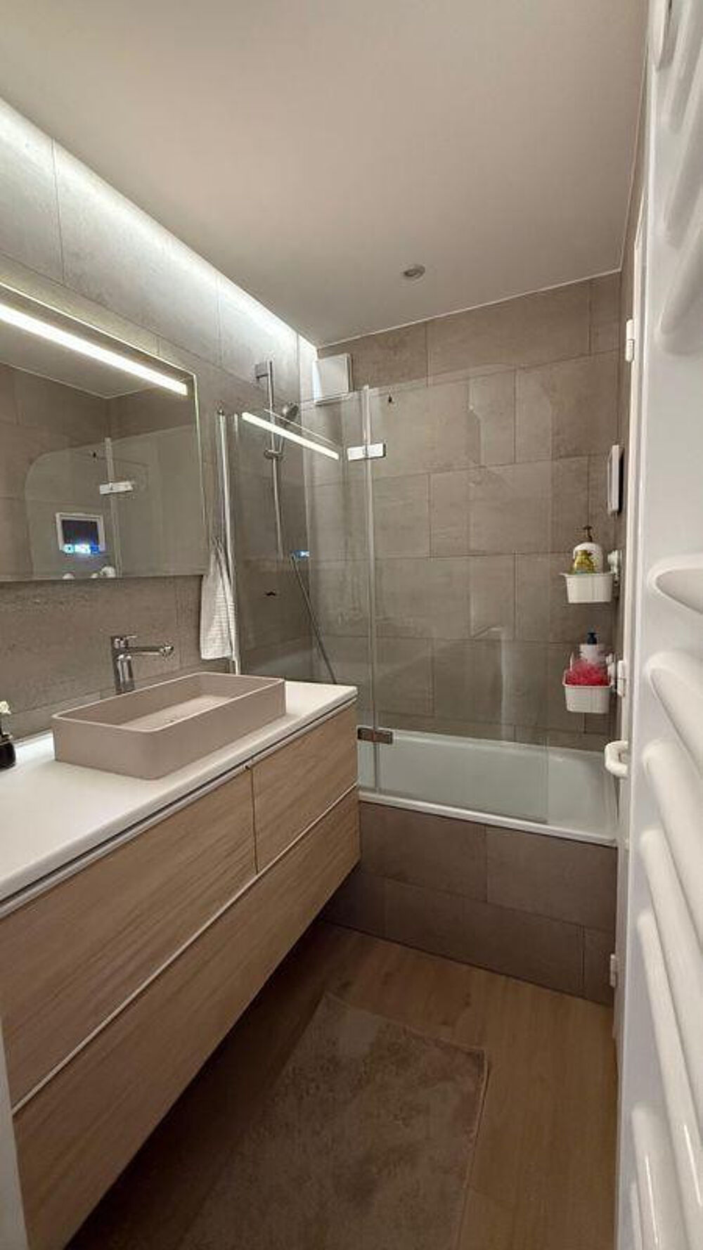 Location Appartement Superbe T2 de 53 m² – Vue Loire – 16e étage Nantes
