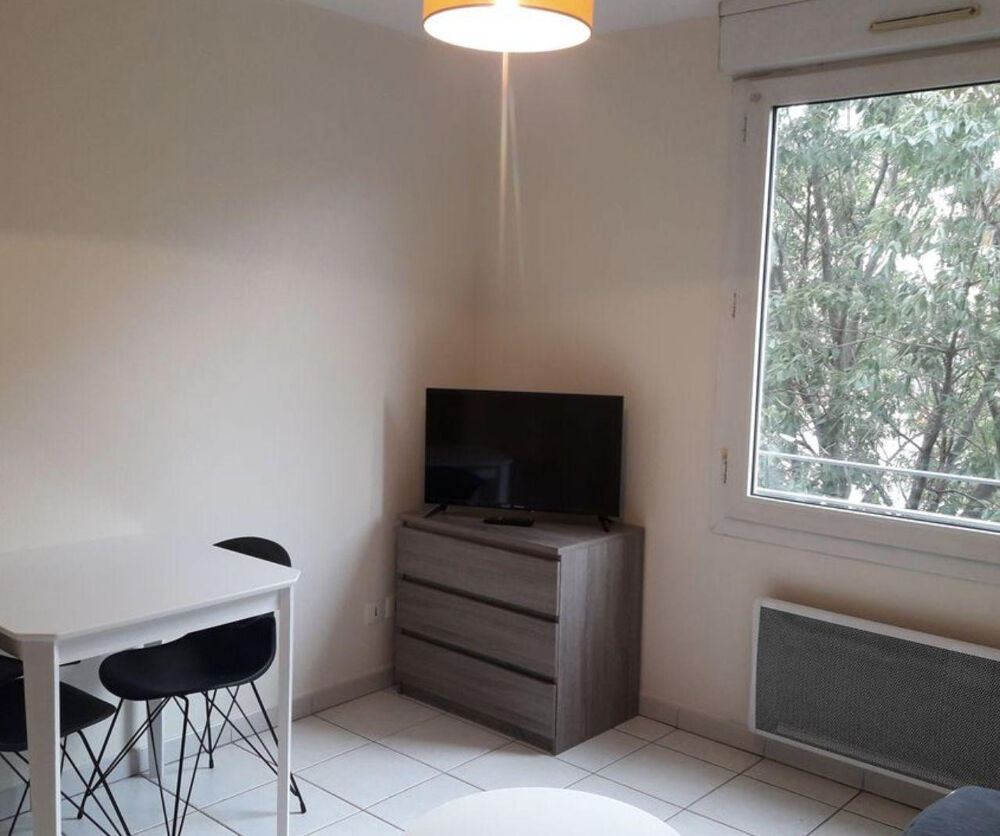 Location Appartement Studio 20 m2 avec Parking sous terrain privatif Aix-en-provence
