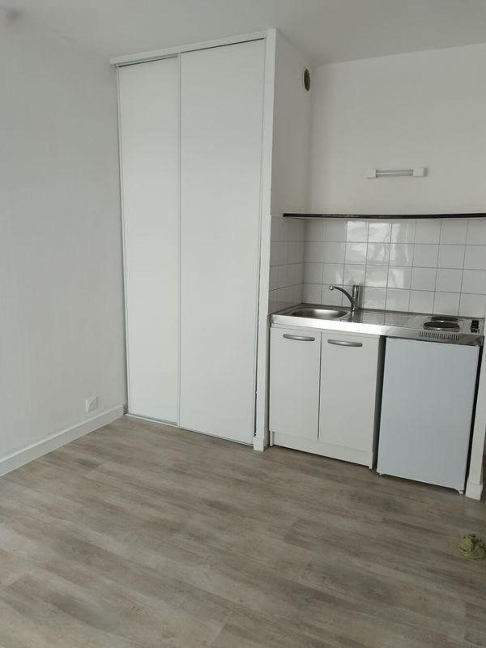 Location Appartement Beau studio 18m² Nantes